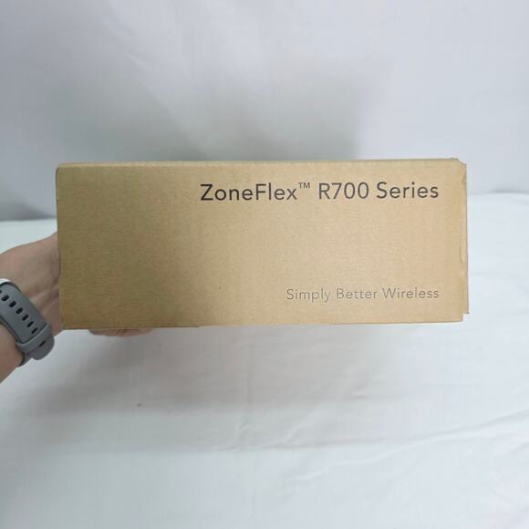Ruckus ZoneFlex R700 Dual Band Wireless Access Point AMZ-R700-US20 - Picture 11 of 12